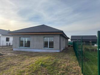 Atyp v Kostelci nad Labem